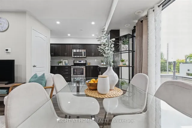 130 Widdicombe Hill Blvd #416, Toronto 4