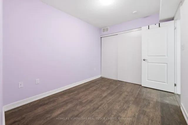 8 Drummond St #413, Toronto 4