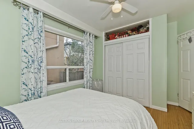 14 Lake Shore Dr, Toronto 5