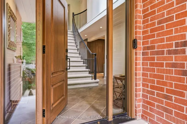2747 Teak Cres, Oakville 2