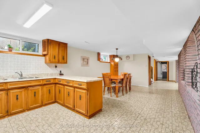 4 Dunreo Dr, Toronto 3