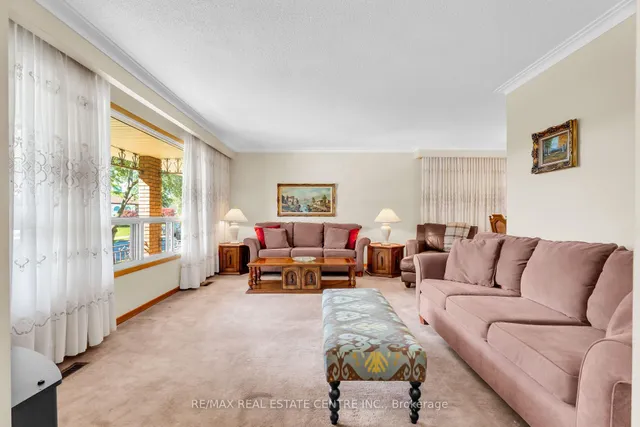 4 Dunreo Dr, Toronto 5