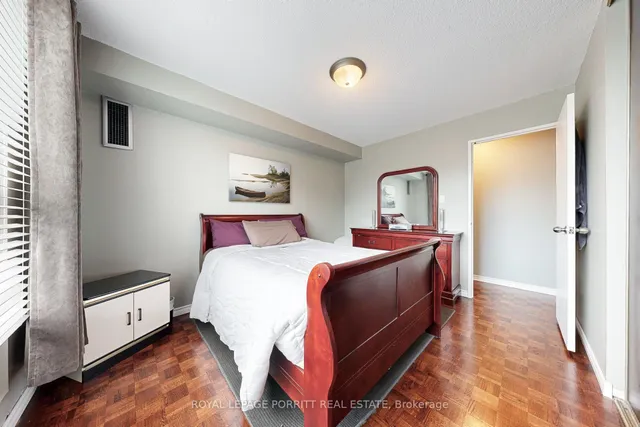 1535 Lakeshore Rd #201, Mississauga 2