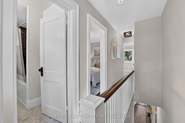 47 Deforest Rd, Toronto 2
