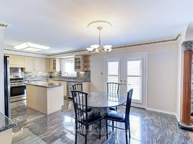 61 Woodvalley Dr, Brampton 2