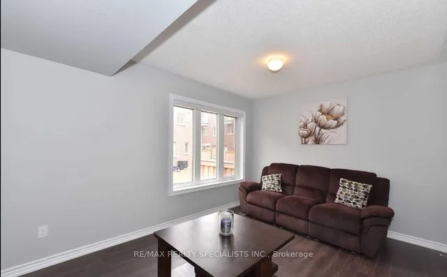 7 Hobart Gdns, Brampton 2