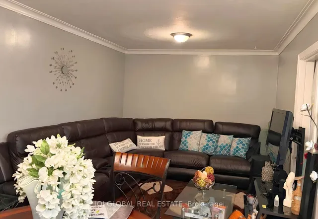 11 Stone Crt, Toronto 5