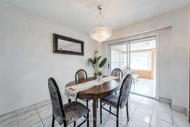 115 Hullmar Dr, Toronto 2