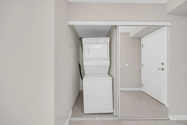 35 Kingsbridge Garden Circ #402, Mississauga 3