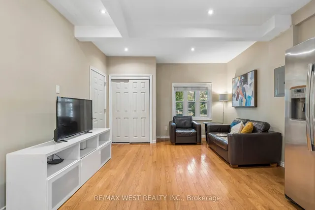 24 Victoria St, Toronto 4