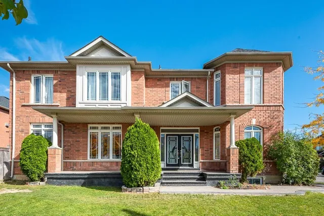 1 Bouvier Gate, Brampton 4