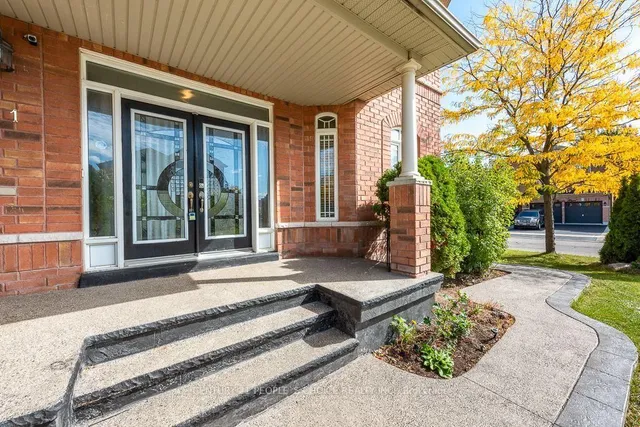 1 Bouvier Gate, Brampton 5