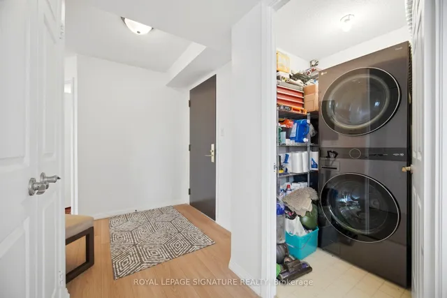 55 Kingsbridge Garden Circ #2310, Mississauga 5