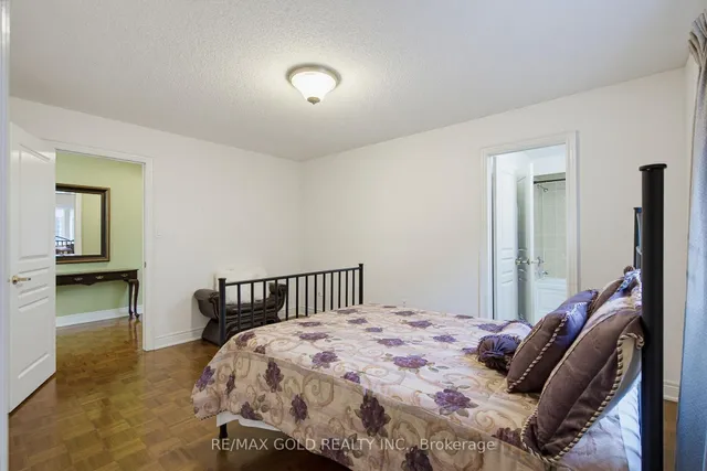 34 Lexington Rd, Brampton 4