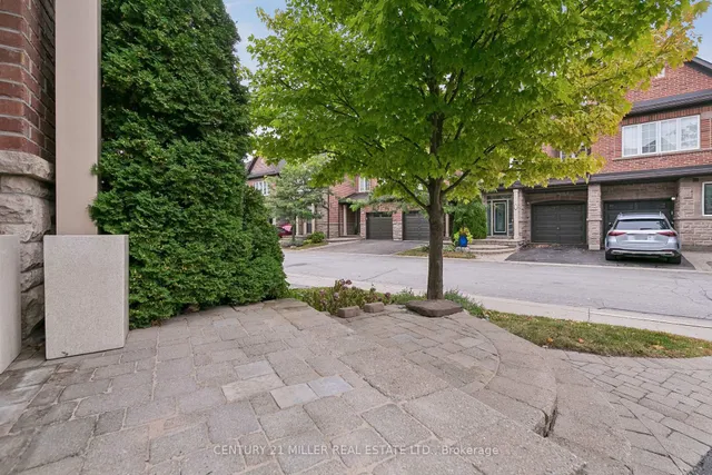 300 Ravineview Way #37, Oakville 3