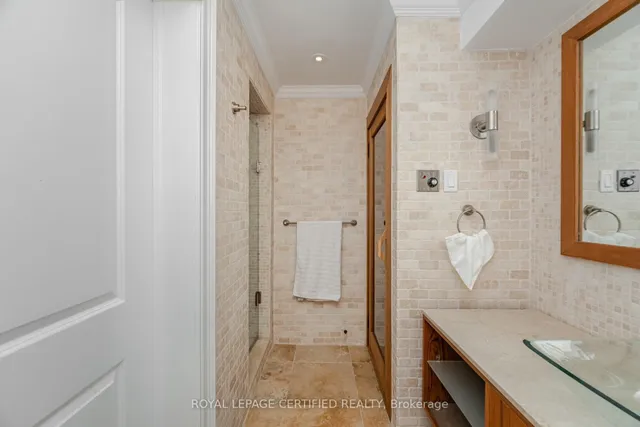 2197 Courrier Lane, Mississauga 4