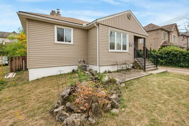 1388/1390 Leighland Rd, Burlington 2