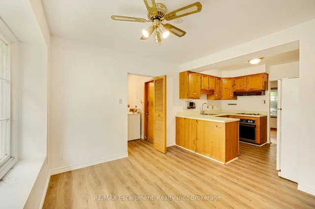 326 Walkers Line, Burlington 5