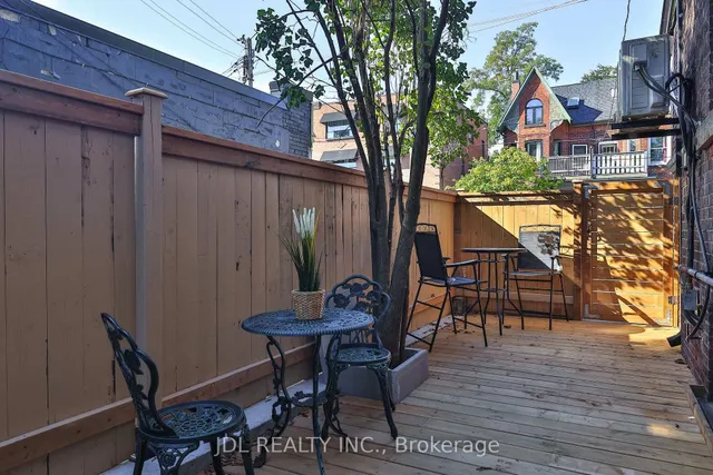 5 Sorauren Ave, Toronto 4