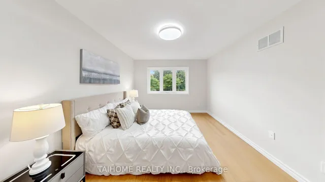 3573 Colonial Dr, Mississauga 5