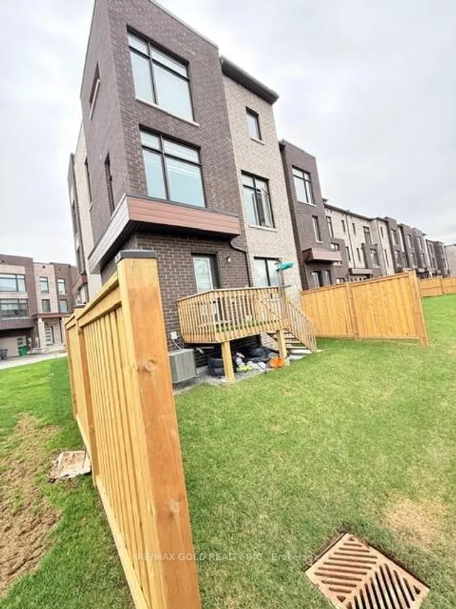 43 Queenpost Dr, Brampton 3