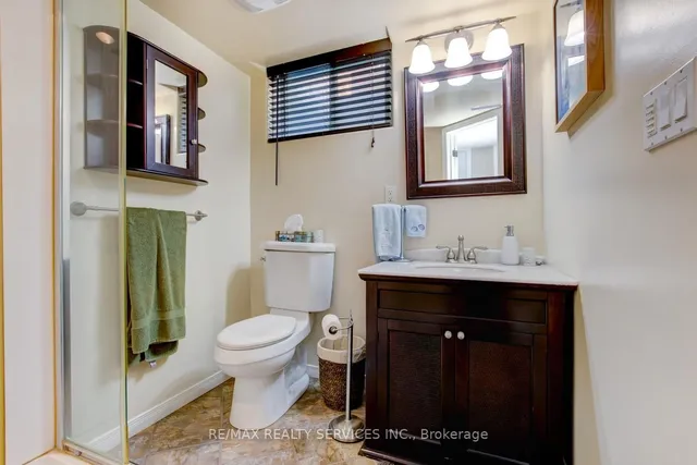 16 Cavalier Crt, Brampton 4
