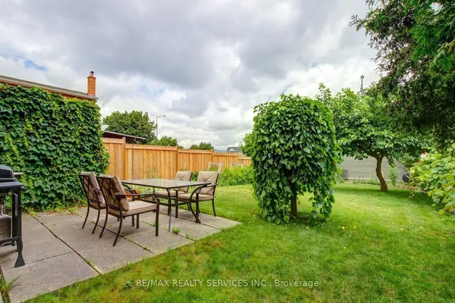 16 Cavalier Crt, Brampton 5
