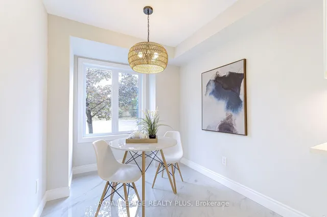 5490 Glen Erin Dr #3, Mississauga 5