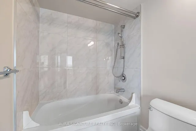 3 Hickory Tree Rd #1010, Toronto 4