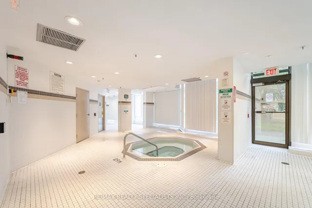1 Rowntree Rd #611, Toronto 4