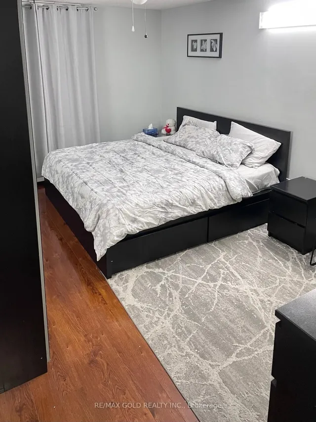 390 Dixon Rd #1611, Toronto 5