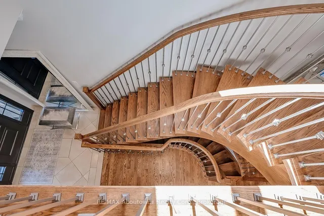2351 Woodfield Rd, Oakville 3