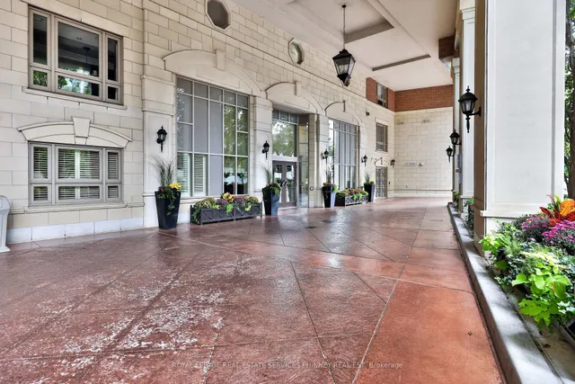 111 Forsythe St #604, Oakville 2