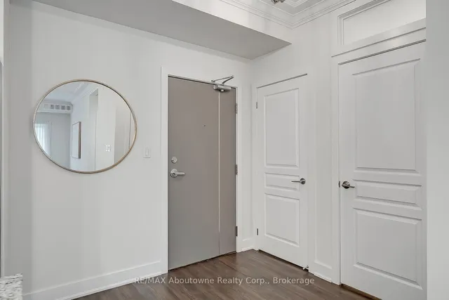 128 Garden Dr #102, Oakville