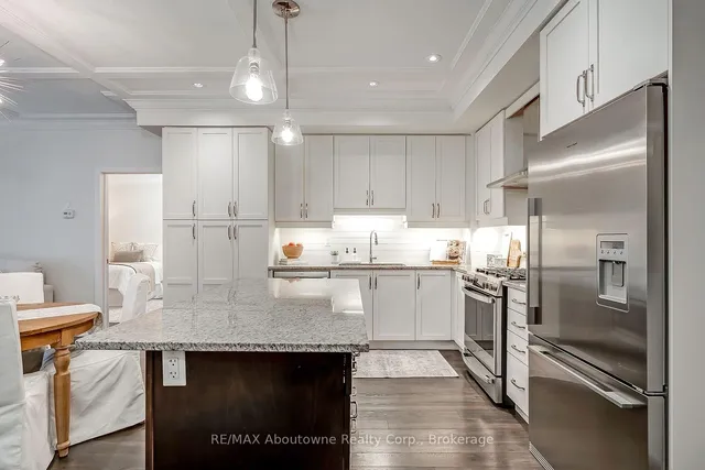 128 Garden Dr #102, Oakville 5