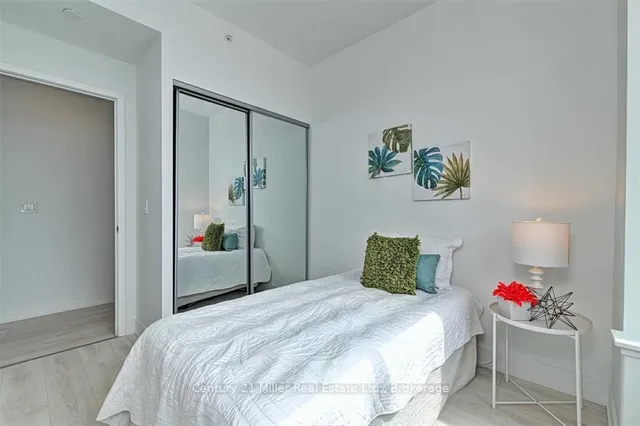 297 Oak Walk Dr #2204, Oakville 4