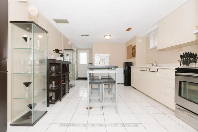 2419 Cashmere Ave, Mississauga 5