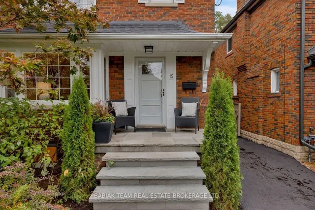 15 Bridgeview Rd, Toronto 5