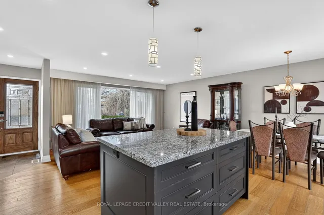 41 Staveley Cres, Brampton 2