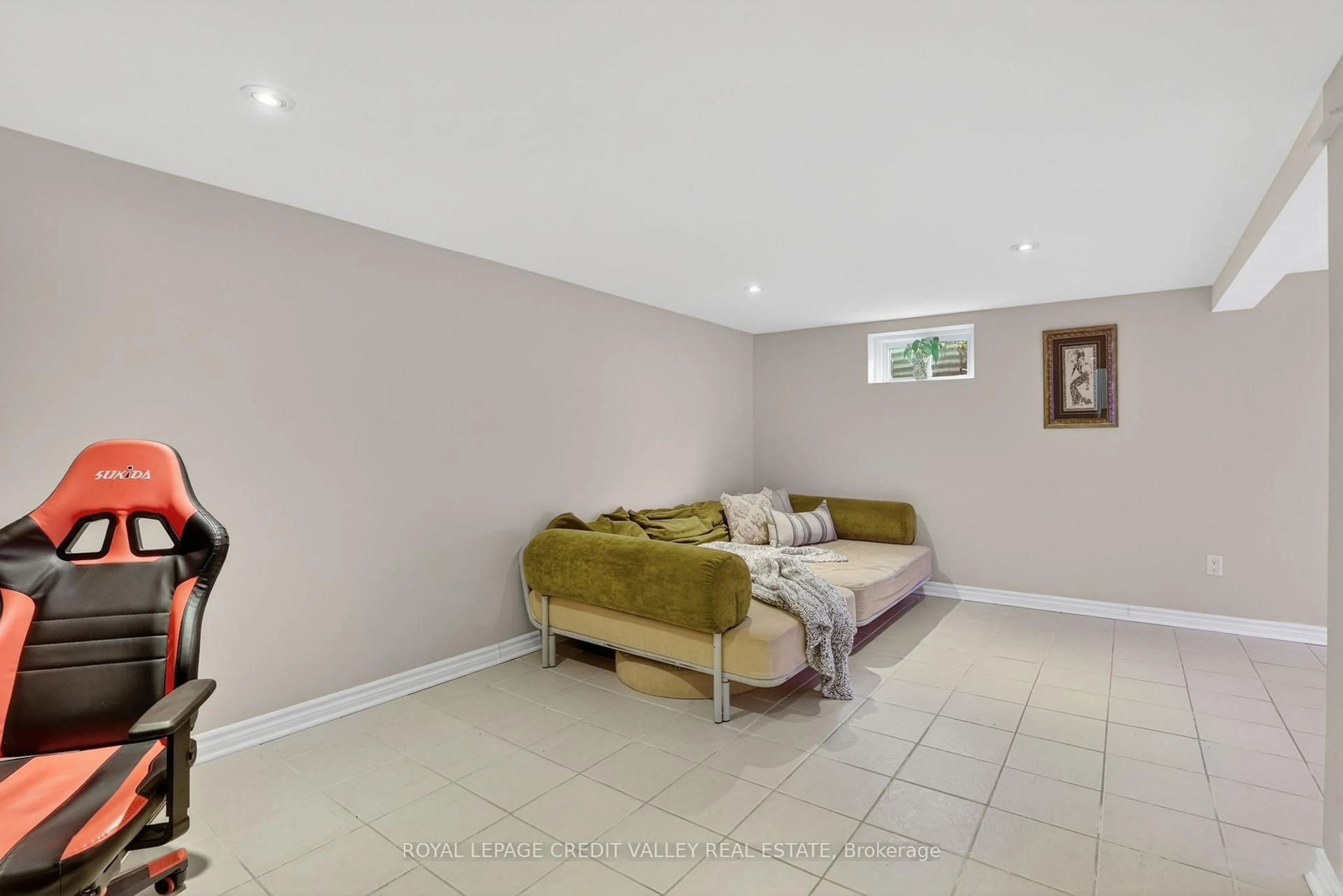 trreb/IMG-W13856172_1a3d0e1c-e196-491b-9e25-870cc4553dd4-l.jpg