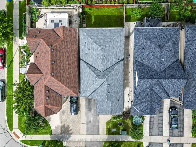 172 Pefferlaw Circ, Brampton 4
