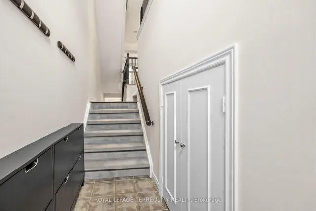 68 Superior Creek Lane #2, Toronto 5