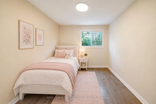 1254 Napier Cres, Oakville 5