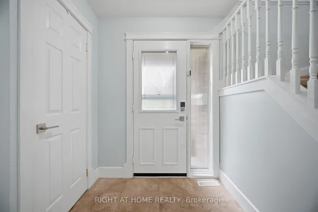 1527 Forestdale Crt, Oakville 2