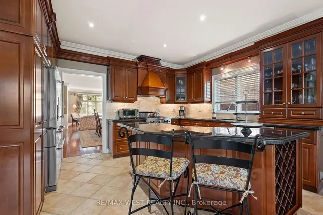 11 Tremont Rd, Toronto 4