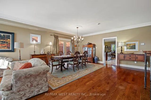 11 Tremont Rd, Toronto 3