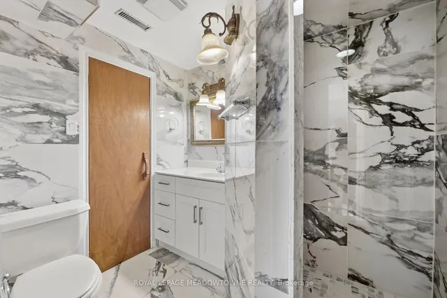 42 Dawnridge Tr, Brampton 4