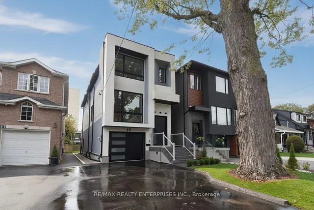 19 Simpson Ave, Toronto 4