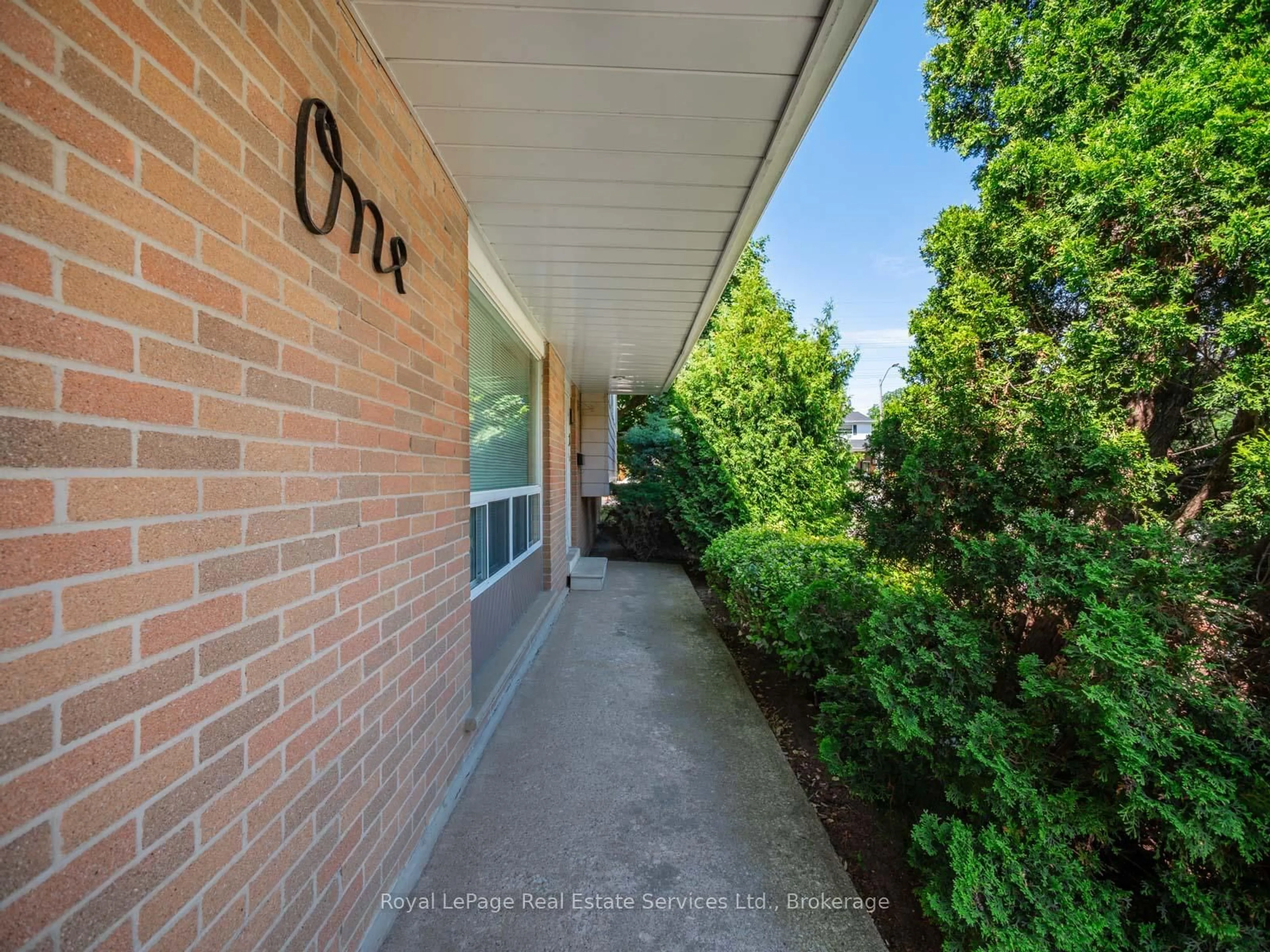 trreb/IMG-W13857132_b925eb13-cb38-4c9b-944f-ed7df63af39f-l.jpg