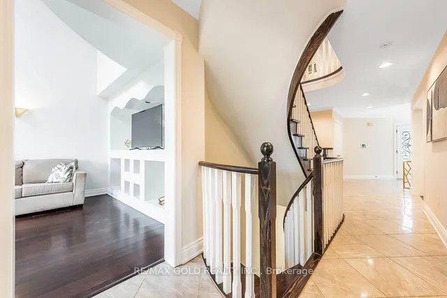 1361 Daniel Creek Rd, Mississauga 5